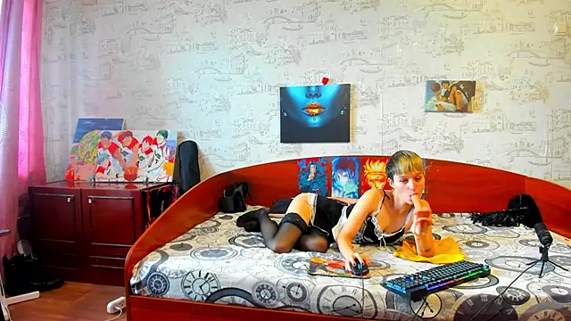 Snapshot of KagamiTayga chatting on September 15, 2025, 8:26 am KagamiTayga online show from September 15, 2025, 8:26 am