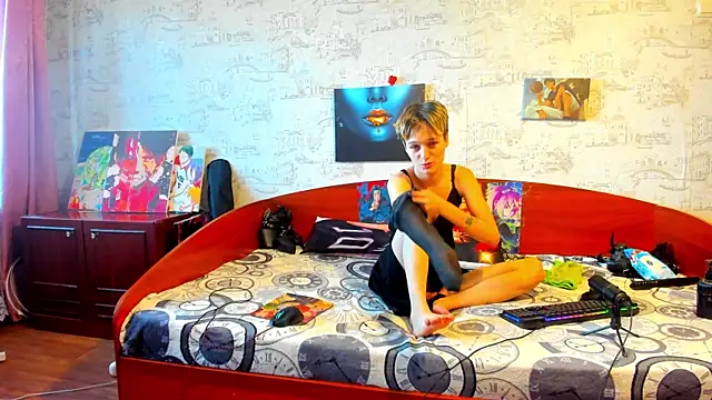 Snapshot of KagamiTayga chatting on September 13, 2025, 8:36 am KagamiTayga online show from September 13, 2025, 8:36 am