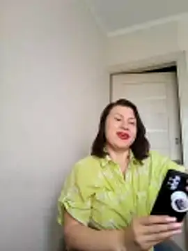 Snapshot of ROXOLANAA_SEXY chatting on April 20, 2026, 9:45 am ROXOLANAA SEXY online show from April 20, 2026, 9:45 am