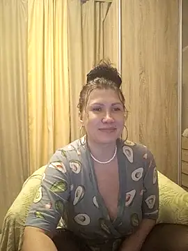 Snapshot of ROXOLANAA_SEXY chatting on December 3, 2025, 8:30 pm ROXOLANAA SEXY online show from December 3, 2025, 8:30 pm