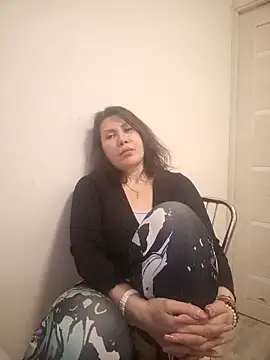 Snapshot of ROXOLANAA_SEXY chatting on April 29, 2026, 5:30 pm ROXOLANAA SEXY online show from April 29, 2026, 5:30 pm