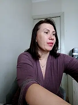 Snapshot of ROXOLANAA_SEXY chatting on April 27, 2026, 1:53 pm ROXOLANAA SEXY online show from April 27, 2026, 1:53 pm