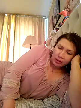 Snapshot of ROXOLANAA_SEXY chatting on April 25, 2026, 8:39 am ROXOLANAA SEXY online show from April 25, 2026, 8:39 am