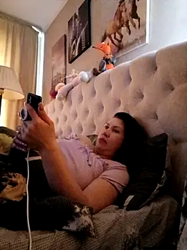 Snapshot of ROXOLANAA_SEXY chatting on April 28, 2026, 4:06 am ROXOLANAA SEXY online show from April 28, 2026, 4:06 am