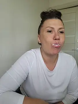 Snapshot of ROXOLANAA_SEXY chatting on May 30, 2026, 10:10 am ROXOLANAA SEXY online show from May 30, 2026, 10:10 am