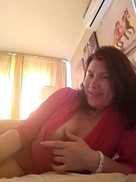 Snapshot of ROXOLANAA_SEXY chatting on May 6, 2026, 5:22 am ROXOLANAA SEXY online show from May 6, 2026, 5:22 am