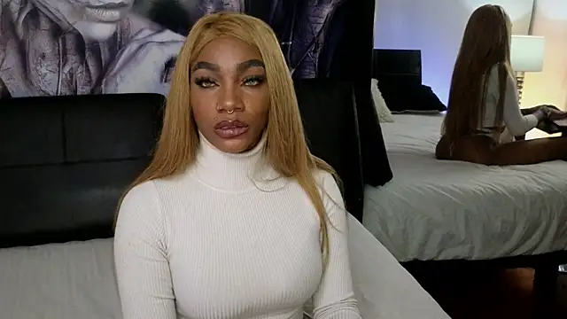 emely brandon online show from November 18, 2025, 3:32 am