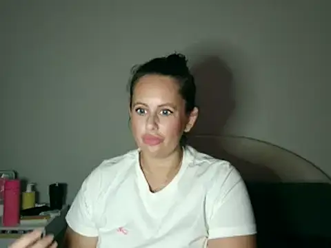 Snapshot of Tashmoss chatting on December 29, 2024, 12:01 pm Tashmoss online show from December 29, 2024, 12:01 pm