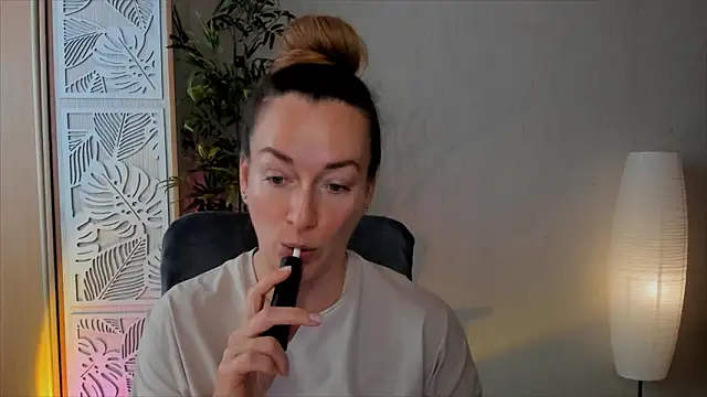 RebeccaMartinez online show from February 19, 2026, 6:10 am