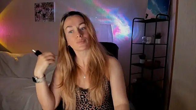 RebeccaMartinez online show from November 21, 2025, 11:31 am