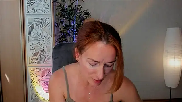 Snapshot of RebeccaMartinez chatting on June 20, 2026, 7:57 am RebeccaMartinez online show from June 20, 2026, 7:57 am