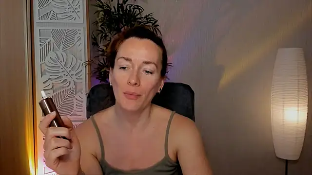 Snapshot of RebeccaMartinez chatting on April 9, 2026, 7:25 am RebeccaMartinez online show from April 9, 2026, 7:25 am