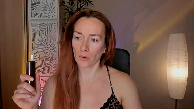 Snapshot of RebeccaMartinez chatting on April 14, 2026, 1:27 pm RebeccaMartinez online show from April 14, 2026, 1:27 pm