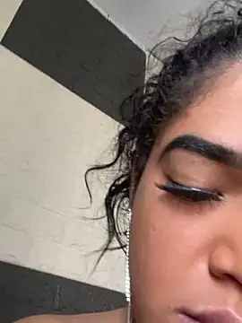 sophiahot thick online show from March 4, 2025, 9:51 am