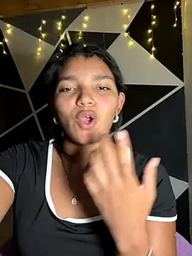 Snapshot of emilyharber chatting on October 15, 2025, 7:22 pm emilyharber online show from October 15, 2025, 7:22 pm