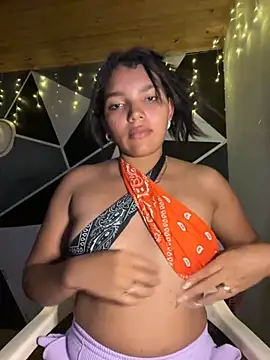 Snapshot of emilyharber chatting on November 5, 2025, 7:28 pm emilyharber online show from November 5, 2025, 7:28 pm