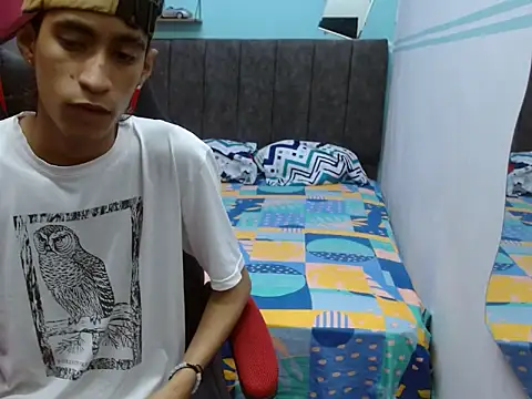 Snapshot of Angelstripboy chatting on March 19, 2025, 12:59 am Angelstripboy online show from March 19, 2025, 12:59 am