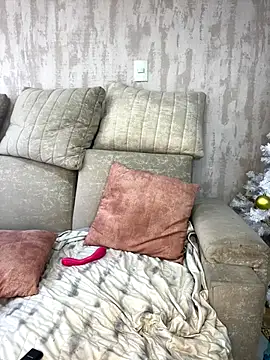 Snapshot of Liamiler01_ chatting on December 17, 2025, 12:43 pm Liamiler01 online show from December 17, 2025, 12:43 pm