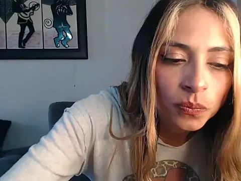 Snapshot of Liamiler01_ chatting on March 11, 2025, 3:12 pm Liamiler01 online show from March 11, 2025, 3:12 pm