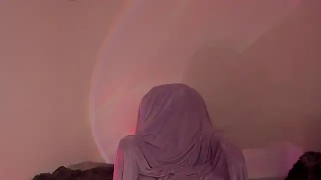 Snapshot of _lh_ chatting on October 2, 2025, 2:20 pm  lh  online show from October 2, 2025, 2:20 pm