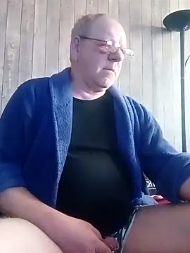 Kuschelb online show from April 17, 2026, 5:54 am