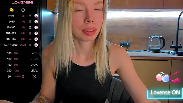 Olivia Bells online show from February 21, 2026, 9:39 pm