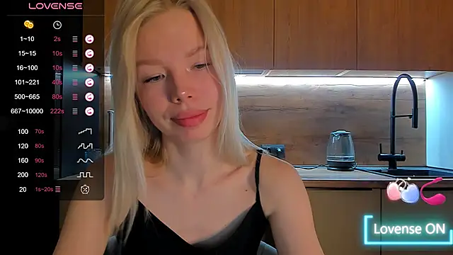 Snapshot of Olivia_Bells chatting on March 12, 2026, 10:14 pm Olivia Bells online show from March 12, 2026, 10:14 pm