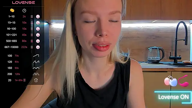 Snapshot of Olivia_Bells chatting on March 13, 2026, 10:04 pm Olivia Bells online show from March 13, 2026, 10:04 pm
