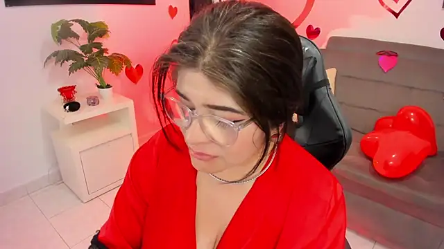 BellaFlaming online show from February 14, 2025, 6:40 pm