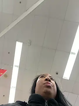 Snapshot of Iceblanca chatting on February 25, 2026, 5:24 pm Iceblanca online show from February 25, 2026, 5:24 pm