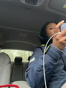 Snapshot of Iceblanca chatting on April 5, 2026, 6:58 pm Iceblanca online show from April 5, 2026, 6:58 pm