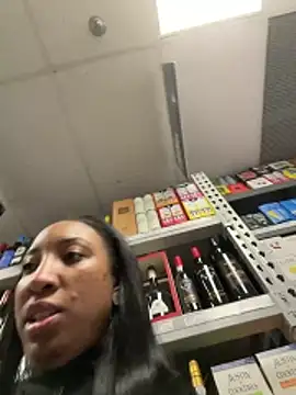 Snapshot of Iceblanca chatting on March 22, 2026, 11:28 pm Iceblanca online show from March 22, 2026, 11:28 pm