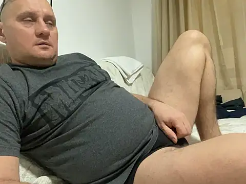 vanjbi45 online show from December 24, 2024, 8:27 pm