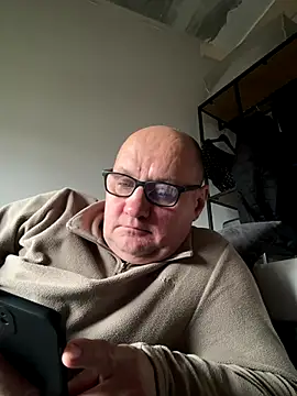 vanjbi45 online show from October 25, 2025, 9:19 am