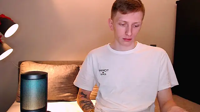 Snapshot of juliaanddima chatting on November 3, 2025, 9:18 pm juliaanddima online show from November 3, 2025, 9:18 pm