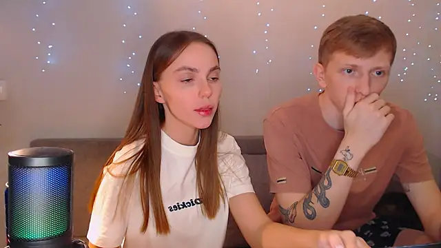 Snapshot of juliaanddima chatting on March 13, 2025, 12:05 am juliaanddima online show from March 13, 2025, 12:05 am