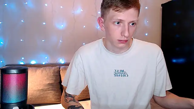 Snapshot of juliaanddima chatting on September 10, 2025, 11:15 pm juliaanddima online show from September 10, 2025, 11:15 pm