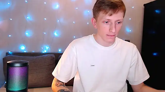 Snapshot of juliaanddima chatting on October 8, 2025, 9:04 pm juliaanddima online show from October 8, 2025, 9:04 pm