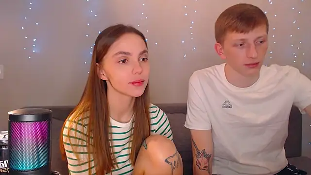 Snapshot of juliaanddima chatting on March 10, 2025, 10:02 pm juliaanddima online show from March 10, 2025, 10:02 pm