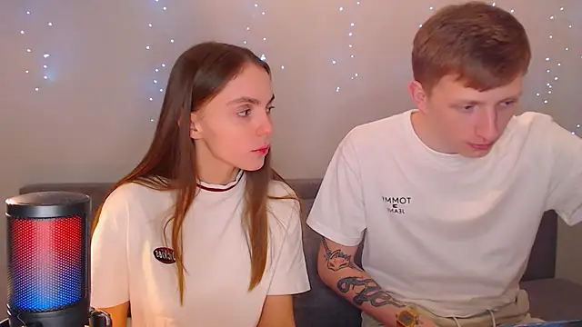 Snapshot of juliaanddima chatting on March 16, 2025, 11:26 pm juliaanddima online show from March 16, 2025, 11:26 pm