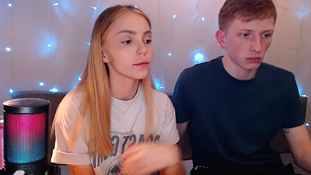 Snapshot of juliaanddima chatting on September 22, 2025, 9:32 pm juliaanddima online show from September 22, 2025, 9:32 pm