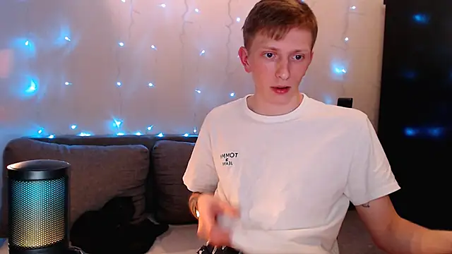 Snapshot of juliaanddima chatting on September 30, 2025, 9:32 pm juliaanddima online show from September 30, 2025, 9:32 pm