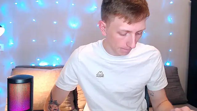 Snapshot of juliaanddima chatting on September 11, 2025, 11:27 pm juliaanddima online show from September 11, 2025, 11:27 pm