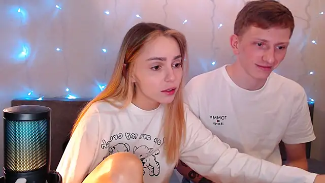 Snapshot of juliaanddima chatting on September 27, 2025, 9:21 pm juliaanddima online show from September 27, 2025, 9:21 pm