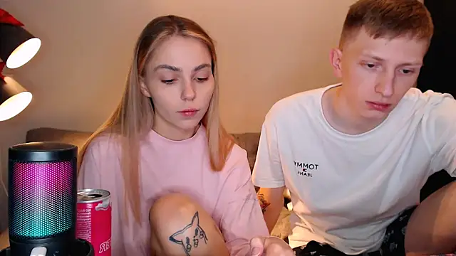 Snapshot of juliaanddima chatting on October 20, 2025, 11:16 pm juliaanddima online show from October 20, 2025, 11:16 pm