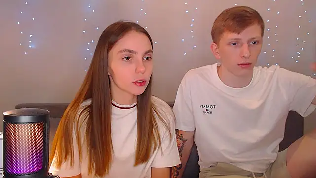 Snapshot of juliaanddima chatting on March 16, 2025, 8:21 pm juliaanddima online show from March 16, 2025, 8:21 pm