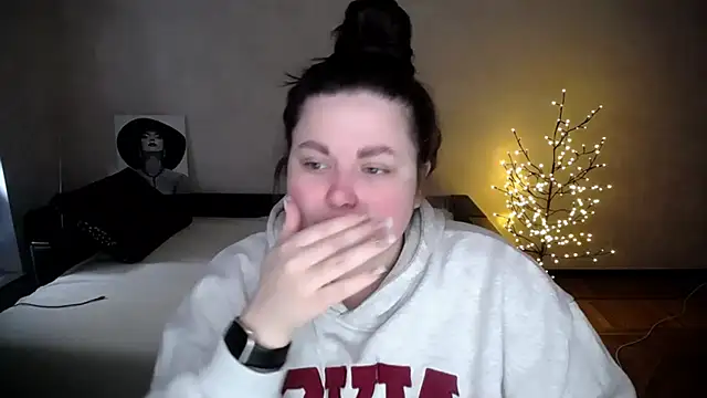 Emily Mo online show from April 17, 2026, 6:05 am