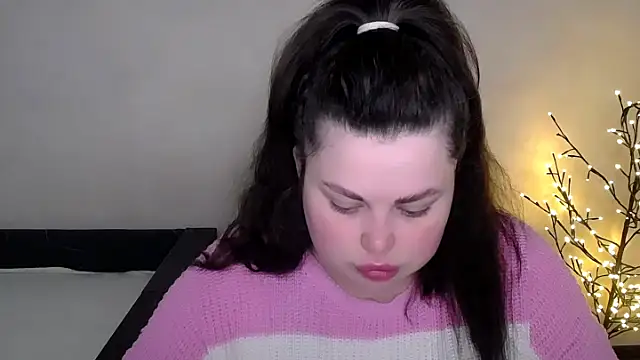 Snapshot of Emily_Mo chatting on April 30, 2026, 5:47 am Emily Mo online show from April 30, 2026, 5:47 am