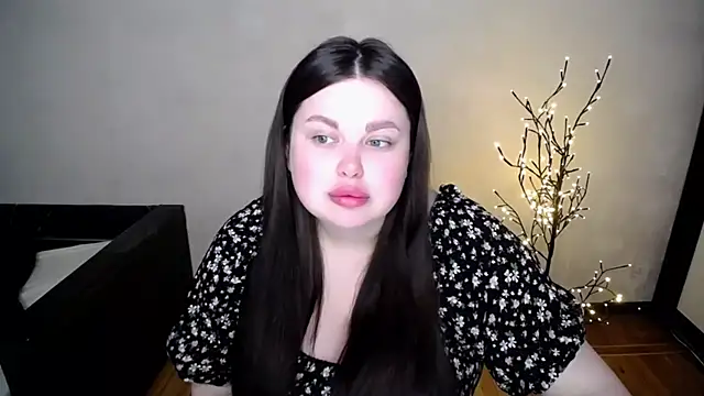 Snapshot of Emily_Mo chatting on May 10, 2026, 5:55 am Emily Mo online show from May 10, 2026, 5:55 am
