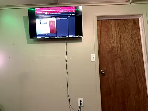 Snapshot of 1Lustfully_yours chatting on December 16, 2025, 3:11 am 1Lustfully yours online show from December 16, 2025, 3:11 am